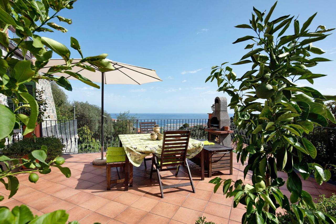 Esclusiva Terrazza Vista Porto Appartement Varazze Buitenkant foto